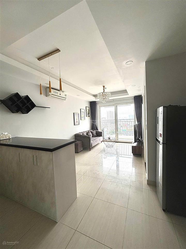 Bán gấp 2pn chỉ 3.1 tỷ, có ban công, tầng trung, yên tĩnh, view đẹp, hướng gió mát, 0909 393 ***