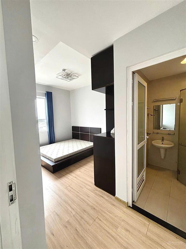 Bán gấp 2pn chỉ 3.1 tỷ, có ban công, tầng trung, yên tĩnh, view đẹp, hướng gió mát, 0909 393 ***