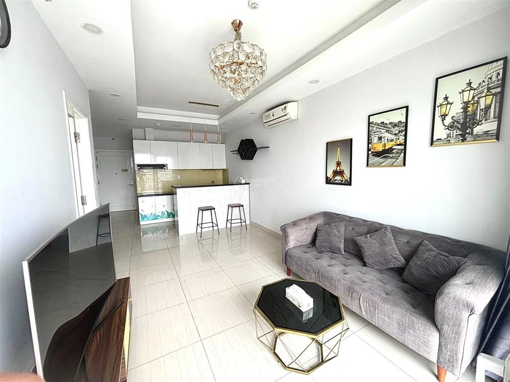 Bán gấp 2pn chỉ 3.1 tỷ, có ban công, tầng trung, yên tĩnh, view đẹp, hướng gió mát, 0909 393 ***