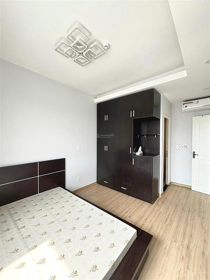 Bán gấp 2pn chỉ 3.1 tỷ, có ban công, tầng trung, yên tĩnh, view đẹp, hướng gió mát, 0909 393 ***