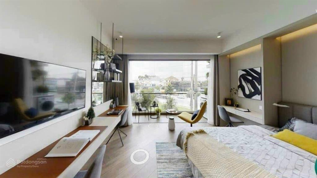 Căn hộ văn phòng 40m2, giá tốt 2,3 tỷ, có ban công, view đẹp ngắm phố, tầng thấp, gió mát