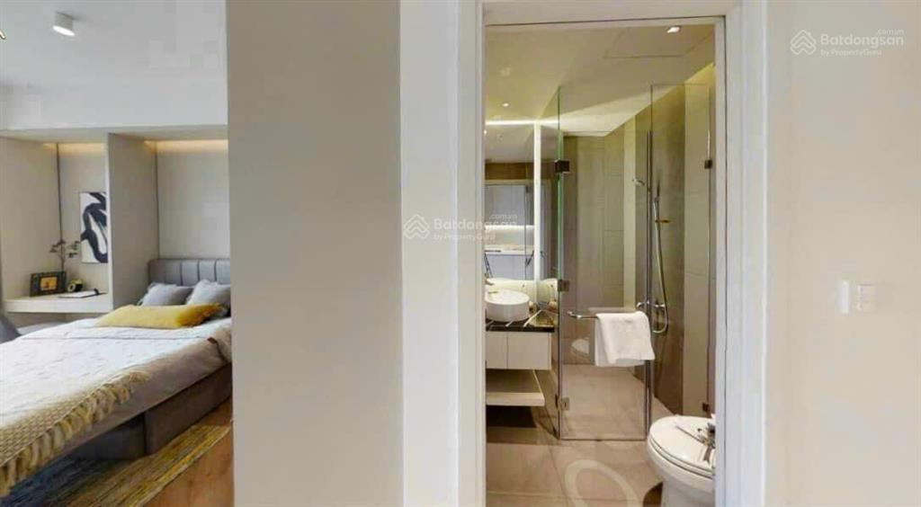 Căn hộ văn phòng 40m2, giá tốt 2,3 tỷ, có ban công, view đẹp ngắm phố, tầng thấp, gió mát