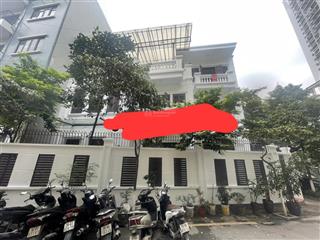 Siêu phẩm biệt thự rẻ như nhà trong hẻm biệt thự làng việt kiều châu âu. dt 152 m2. giá 32 tỷ