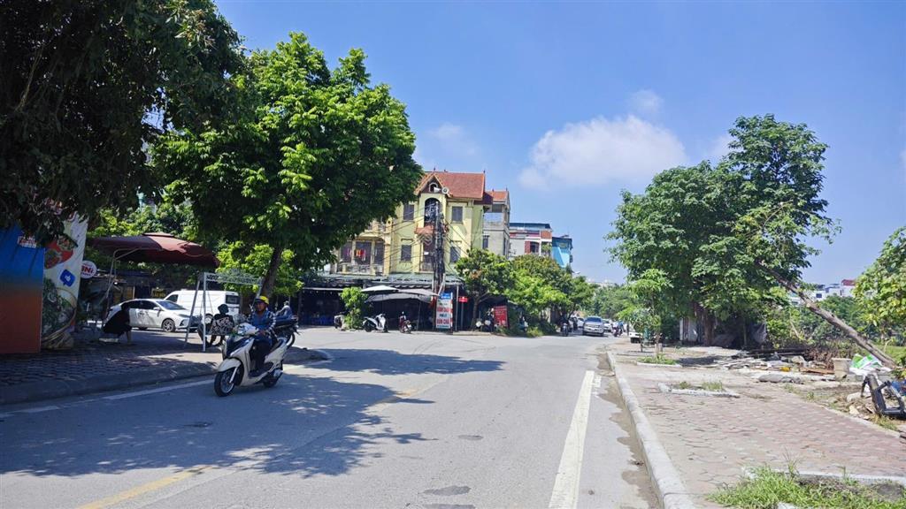 Lô đất dịch vụ linh đàm cần bán, 50m2 ô tô thông tránh, vỉa hè rộng cạnh melody giá 14 tỷ