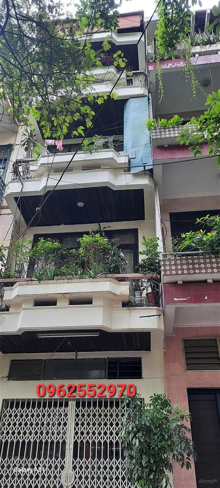 Nhà mặt phố mặt sau ngõ rộng thông kd đỉnh , 200m ra giải phóng .