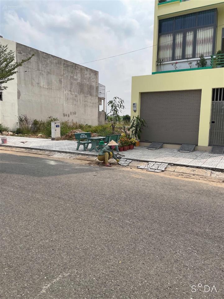 Chủ ngộp bán gấp nền đất 80m2 gần chợ bình chánh,ngay mt đường lớn tiện kinh doanh hoặc mua bán,shr