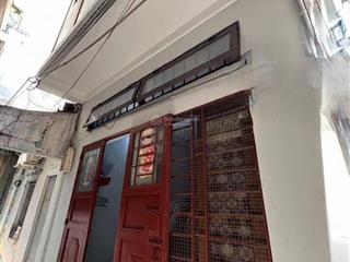 Nhà nc  nguyễn xí  4x5m  trệt 2 lầu  2pn 2wc  7 triệu tl  gọi hằng 0906 656 ***