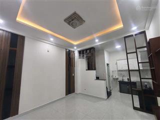 Nhà nc  nguyễn thượng hiền  4x8m  1 trệt 1 lầu  2pn 2wc  11,5 triệu tl  gọi hằng 0906 656 ***