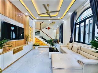 Bán nhà căn góc 2 mặt tiền  mới đẹp  full nội thất  48,7m2  2pn 3wc  có sân thượng  7,6 tỷ tl