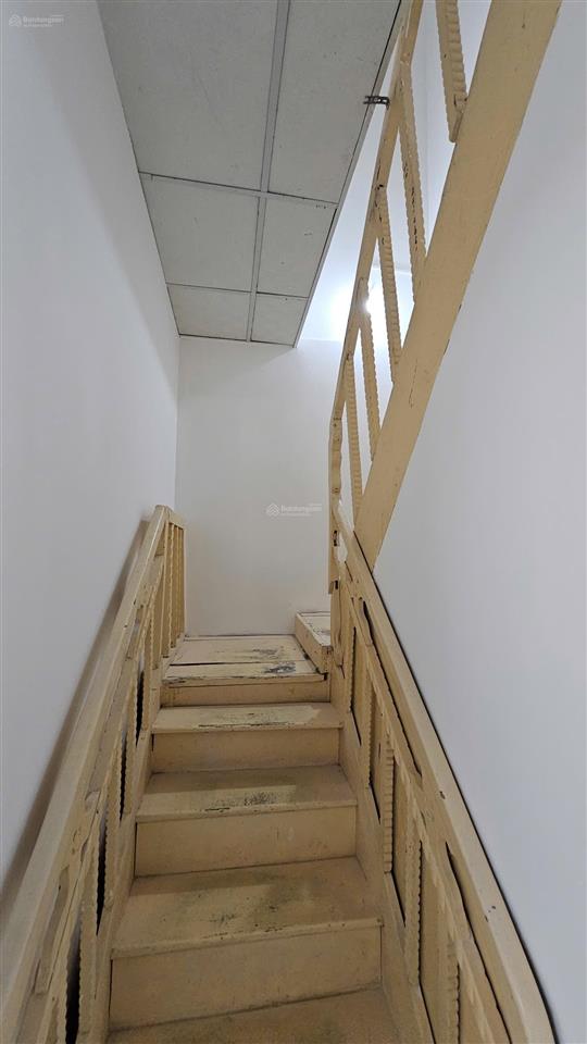 Nhà hxh  nguyễn xí  4x19m  trệt lầu  3pn 2wc  12,5 triệu tl  hằng 0906 656 *** xem nhà