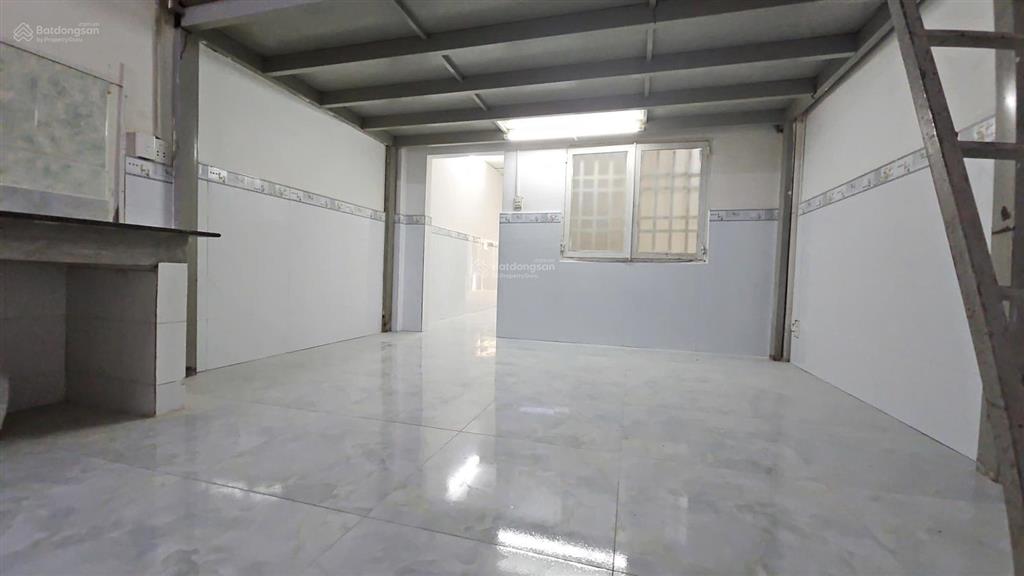 Nhà hxh  nguyễn xí  4x19m  trệt lầu  3pn 2wc  12,5 triệu tl  hằng 0906 656 *** xem nhà