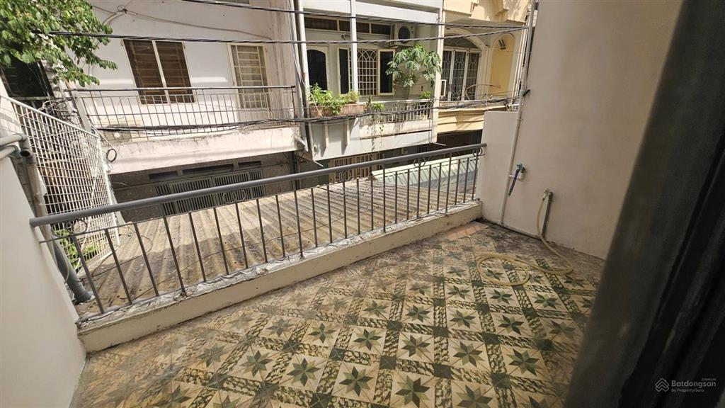 Nhà hxh  nguyễn xí  4x19m  trệt lầu  3pn 2wc  12,5 triệu tl  hằng 0906 656 *** xem nhà