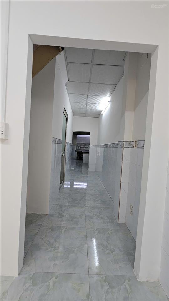 Nhà hxh  nguyễn xí  4x19m  trệt lầu  3pn 2wc  12,5 triệu tl  hằng 0906 656 *** xem nhà