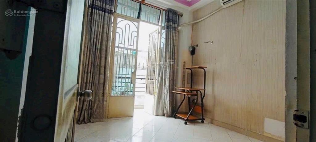 Nhà nc  bùi đình tuý  3x11m  trệt 2 lầu  4pn 2wc  chỉ 9,5 triệu (bớt lộc)  0906 656 *** xem nhà