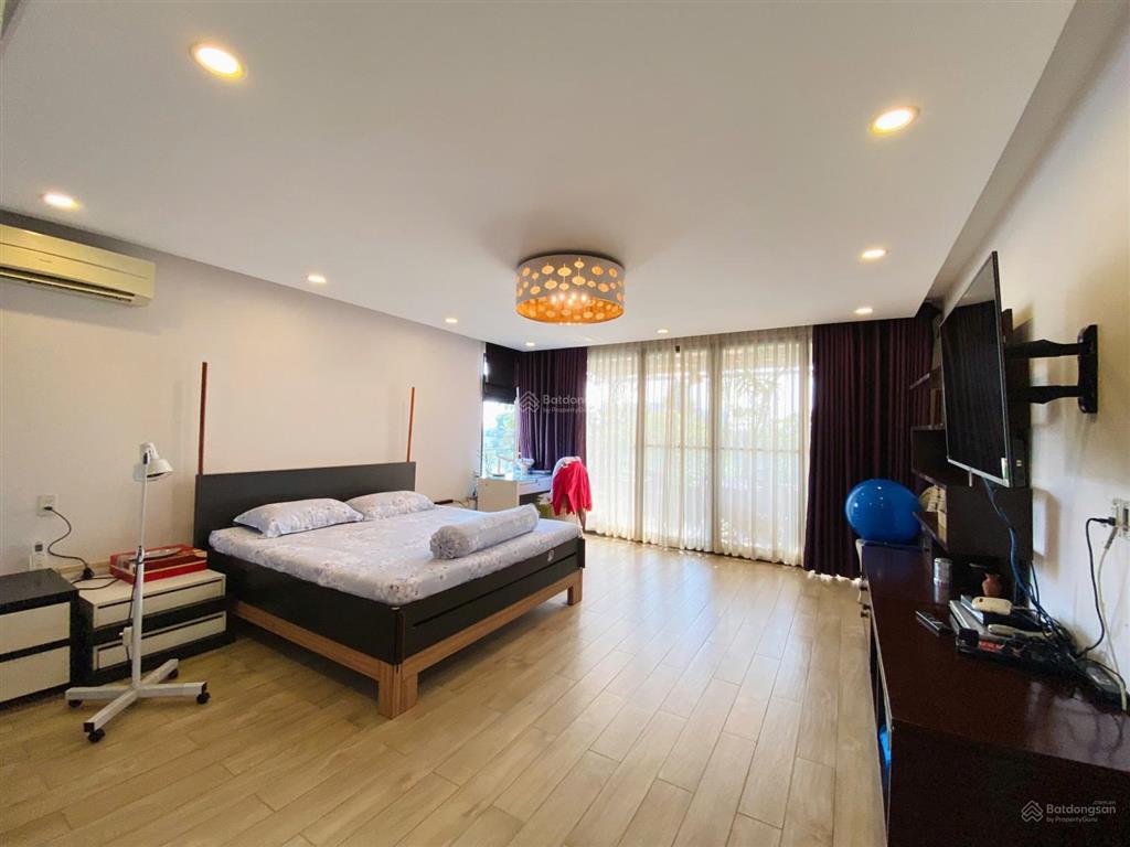 Cho thuê ch the panorama sân vườn, pmh, q7, dt 240m2, 3pn. giá 50 triệu/tháng,  0938 880 ***