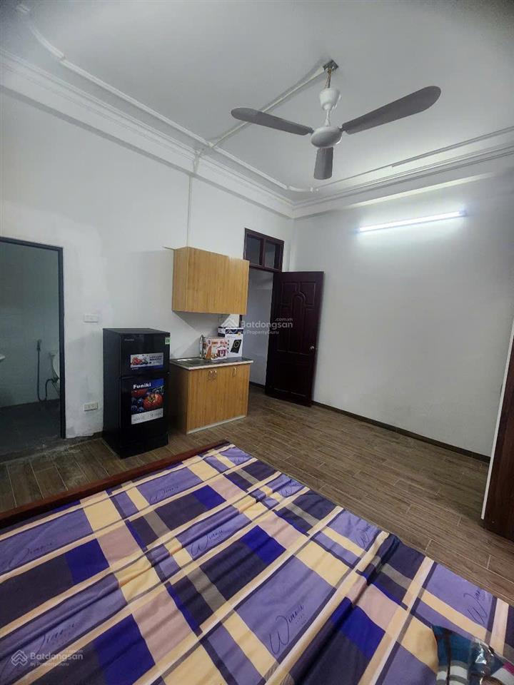 Ccmn ngõ 85 xuân thủy, đối diện hv báo chí, sư phạm ban công thoáng mát, full đồ khép kín