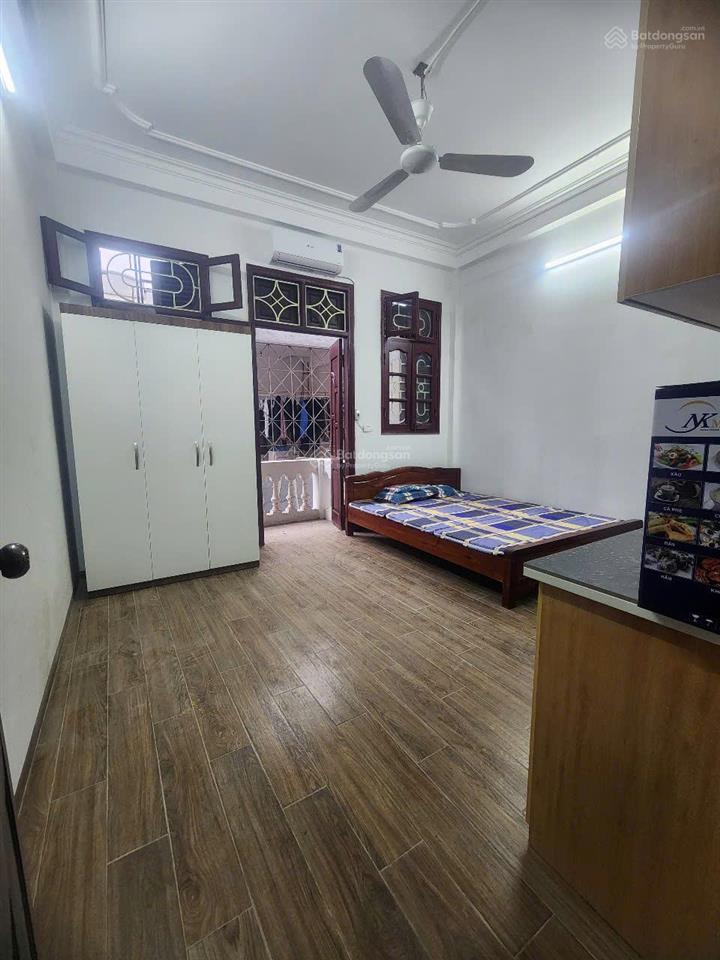 Ccmn ngõ 85 xuân thủy, đối diện hv báo chí, sư phạm ban công thoáng mát, full đồ khép kín