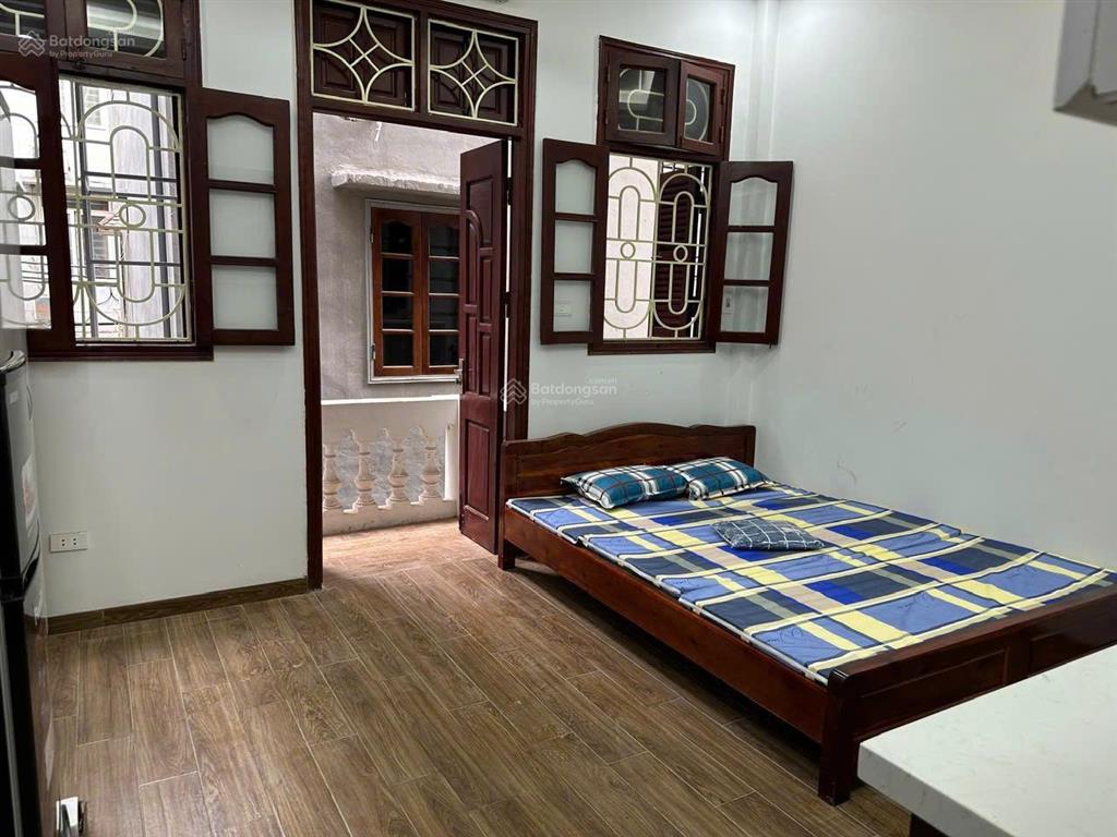 Ccmn ngõ 85 xuân thủy, đối diện hv báo chí, sư phạm ban công thoáng mát, full đồ khép kín