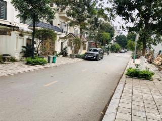 Bán ô dịch vụ trạm trôi, giáp lideco nhìn sang biệt thự lideco  mặt tiền 7,9m