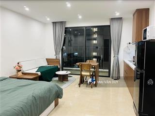 Giá tốt nhất thị trường. em bán studio ban công đông nam, giá 3.6 tỷ bao phí