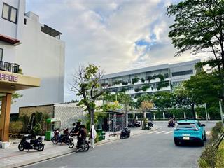 Bán gấp lô 144m2 hướng nam, fpt đà nẵng, giá chỉ 4.3 tỷ