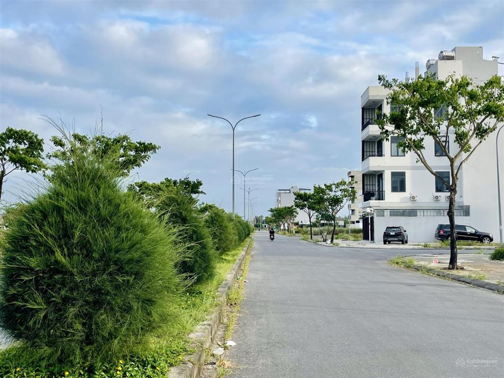 Bán đất mặt tiền đường 22.5m thông qua fpt đà nẵng