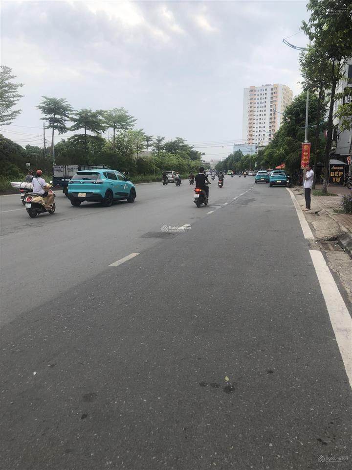 Chính chủ bán lô đất đường 6  sát thị trấn chúc sơn, chương mỹ. dt 150m²