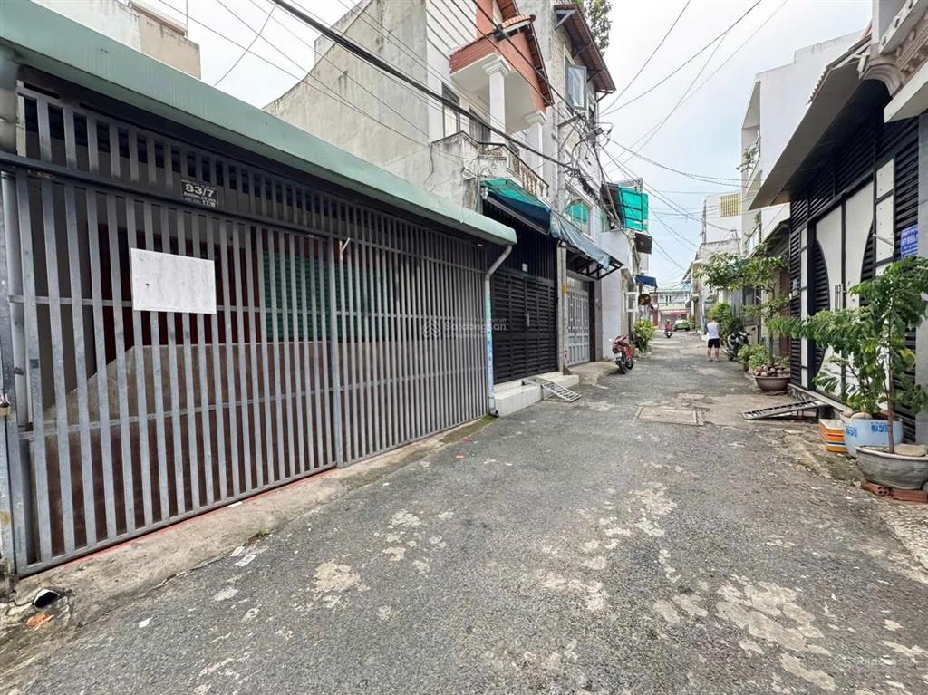 Bán đất đường 385lê văn việt,dt5,2x12m, sát bên trường đh tài chính marketing giao thông vận tải