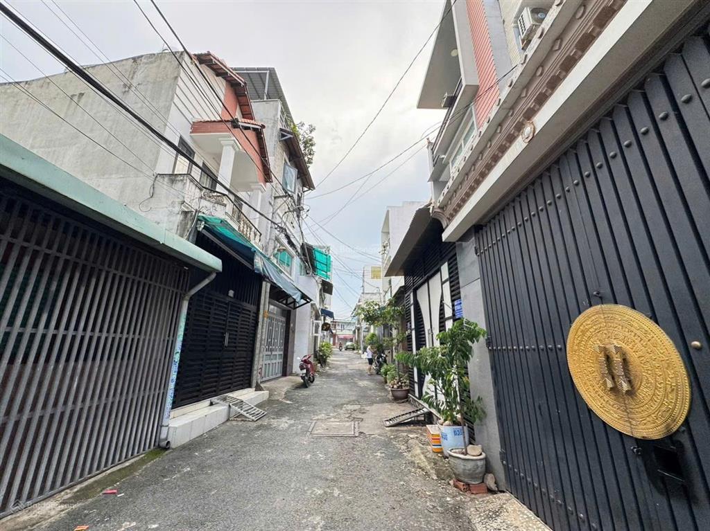 Bán đất đường 385lê văn việt,dt5,2x12m, sát bên trường đh tài chính marketing giao thông vận tải