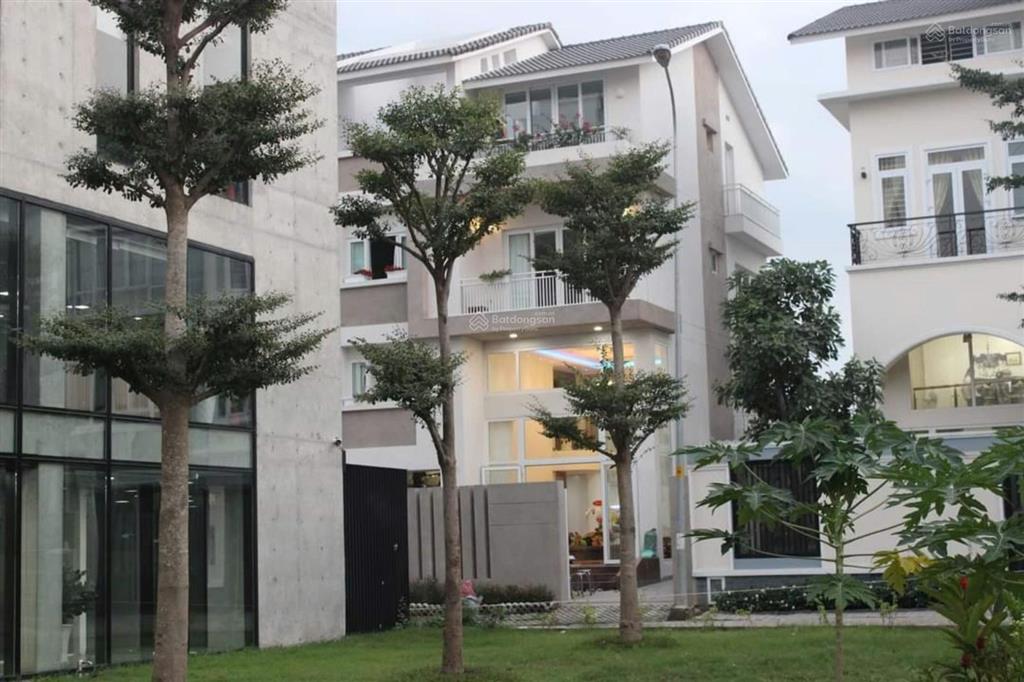 35,5 tỷ  căn biệt thự có hầm giá tốt khu dân phú mỹ vạn phát hưng.  0986 766 ***