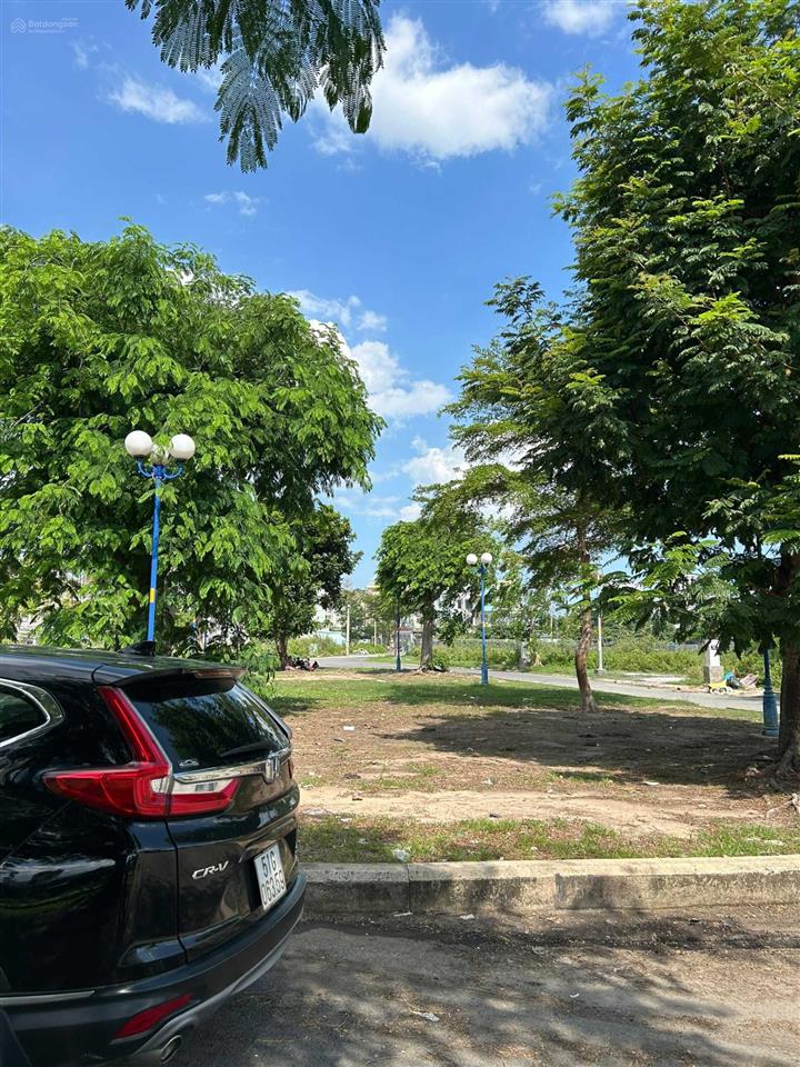 Siêu rẻ. chỉ 33 triệu/m2. có ngay lô trung tâm nhà bè, dự án sài gòn mới.  0986 766 ***