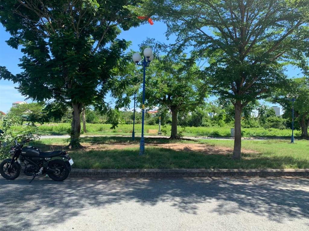 Siêu rẻ. chỉ 33 triệu/m2. có ngay lô trung tâm nhà bè, dự án sài gòn mới.  0986 766 ***