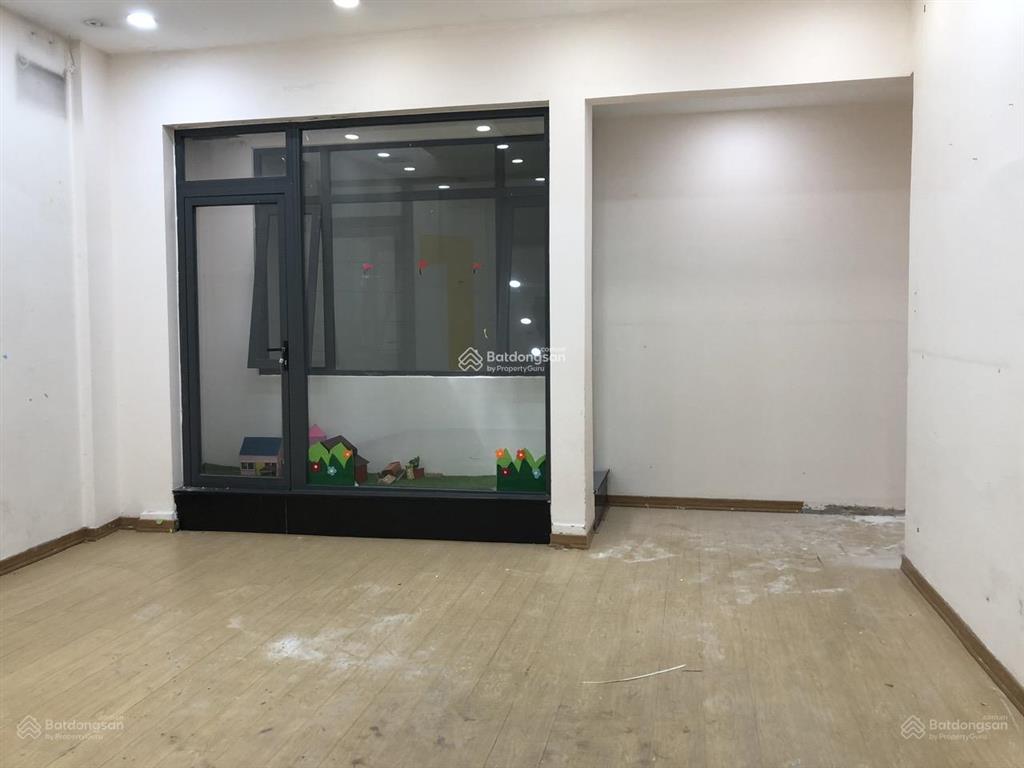 Cho thuê mặt bằng 260 điện biên phủ  q3  gần vòng xoay dân chủ