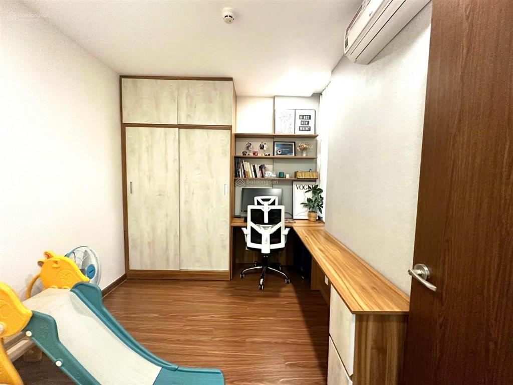 Phú đông premier  cho thuê căn 2pn nội thất cơ bản giá từ 7 triệu, ở được liền