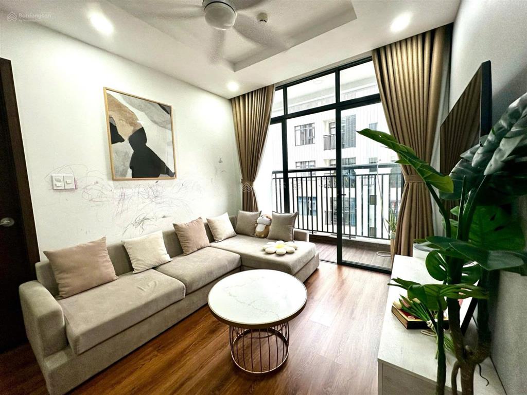 Phú đông premier  cho thuê căn 2pn nội thất cơ bản giá từ 7 triệu, ở được liền