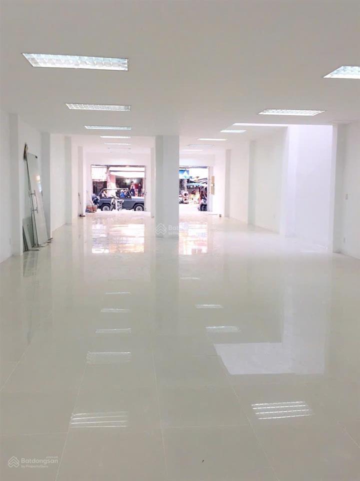 Chủ cần tiền bán gấp nhà 4 tầng mặt tiền đường hoàng diệu ngang 8m giá tốt cho khách thiện chí