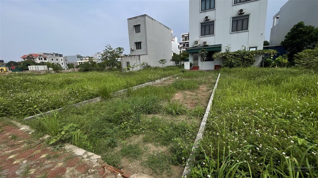 Cần ra hàng lô đất đẹp 94m2 mt 5m, gần trường chuyên, tiện ích đầy đủ giá chỉ 60tr/m2 0973 700 ***