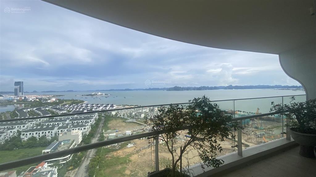 Duy nhất căn 2pn 2vs góc tầng cao tòa b citadiens ,full nội thất,trực diện biển giá chỉ hơn 5.5 tỷ