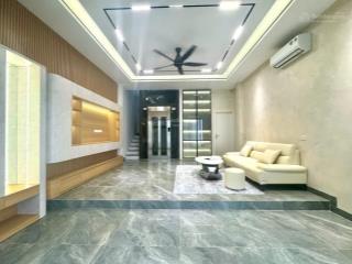 Nhà mới đẹp, thang máy, phố tây sơn, giá tốt về ở luôn.