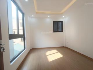 Lô góc cực đẹp ô tô đỗ cửa hướng đông gần đại lộ thăng long, không lỗi phong thủy 5tầng giá đầu tư