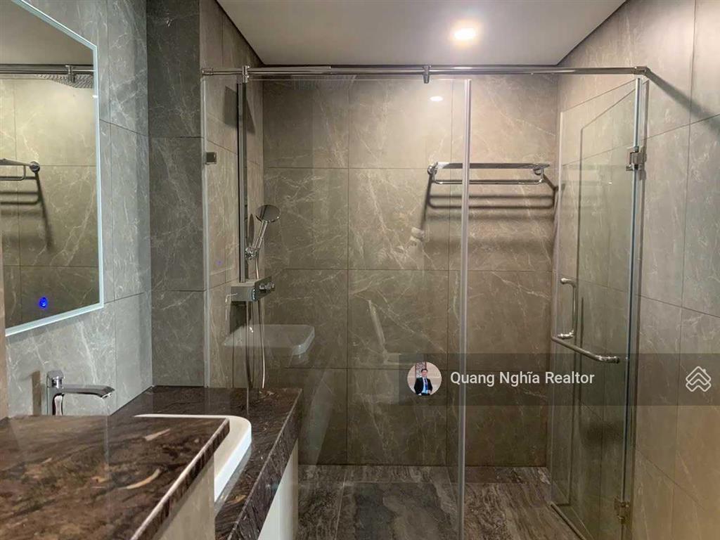 Noble crystal riverside 2pn  110m2 ban công rộng  liền kề pmh giá thuê tốt  0797 766 ***