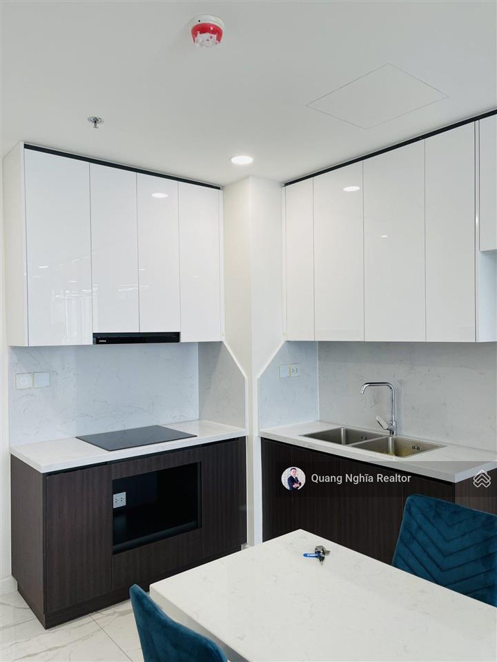 Hot! duy nhất căn vpđn 2pn  70m2 liền kề phú mỹ hưng, giá chỉ 4,3 tỷ.  0797 766 ***