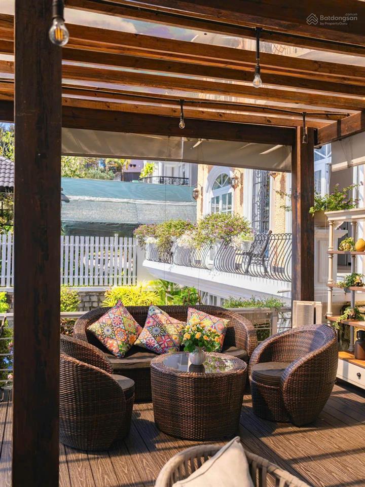 Siêu villa nghỉ dưỡng view đồi thông đà lạt, 3 tầng, 14 phòng, sổ riêng dt 1220m2 , giá  110 tỷ