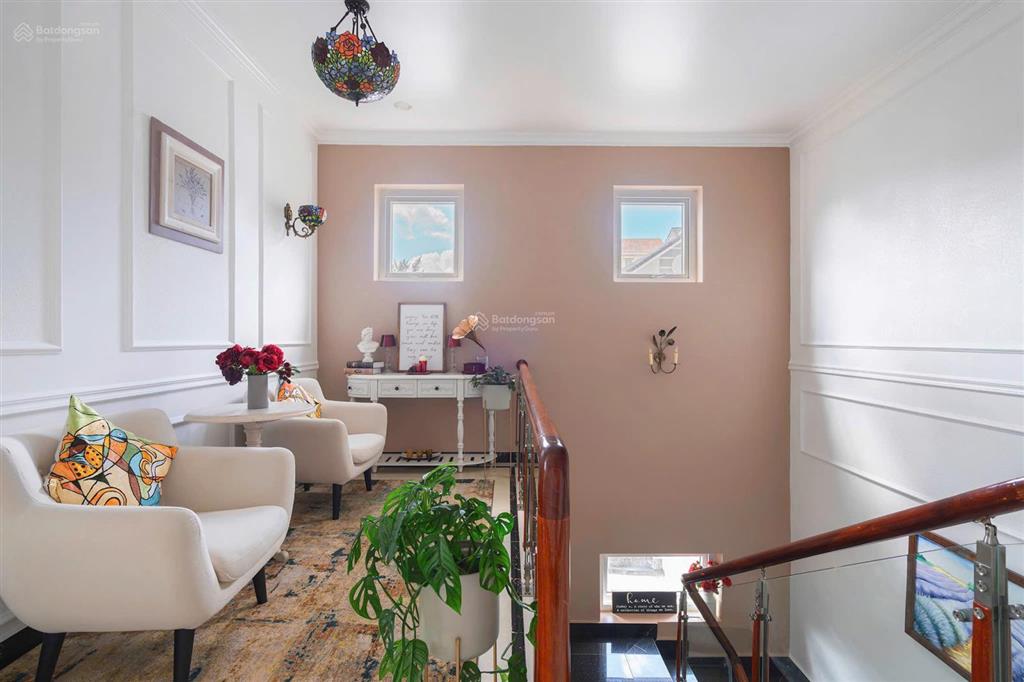 Siêu villa nghỉ dưỡng view đồi thông đà lạt, 3 tầng, 14 phòng, sổ riêng dt 1220m2 , giá  110 tỷ