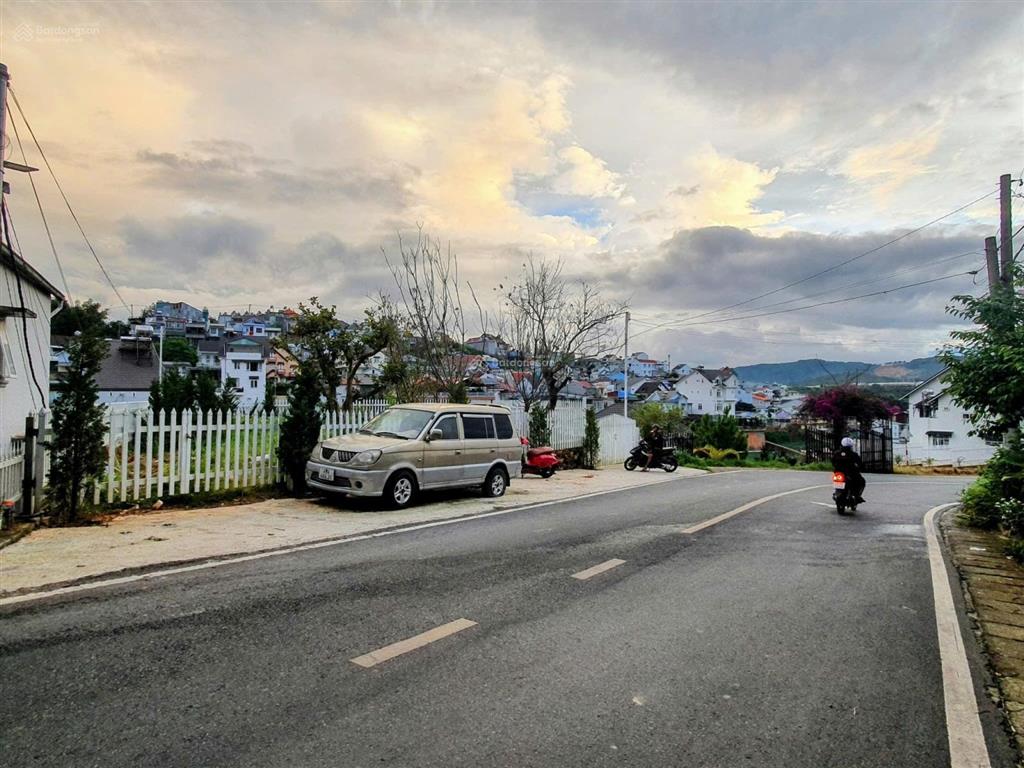 Đất 3 mặt tiền trung tâm 2312m², mt 20m gần hồ xuân hương chỉ 2km, đường nhựa 10m. giá 65 tỷ