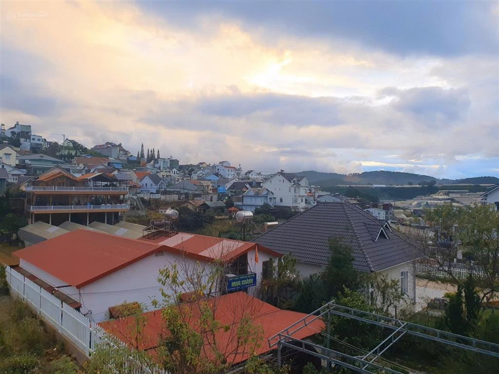 Đất 3 mặt tiền trung tâm 2312m², mt 20m gần hồ xuân hương chỉ 2km, đường nhựa 10m. giá 65 tỷ