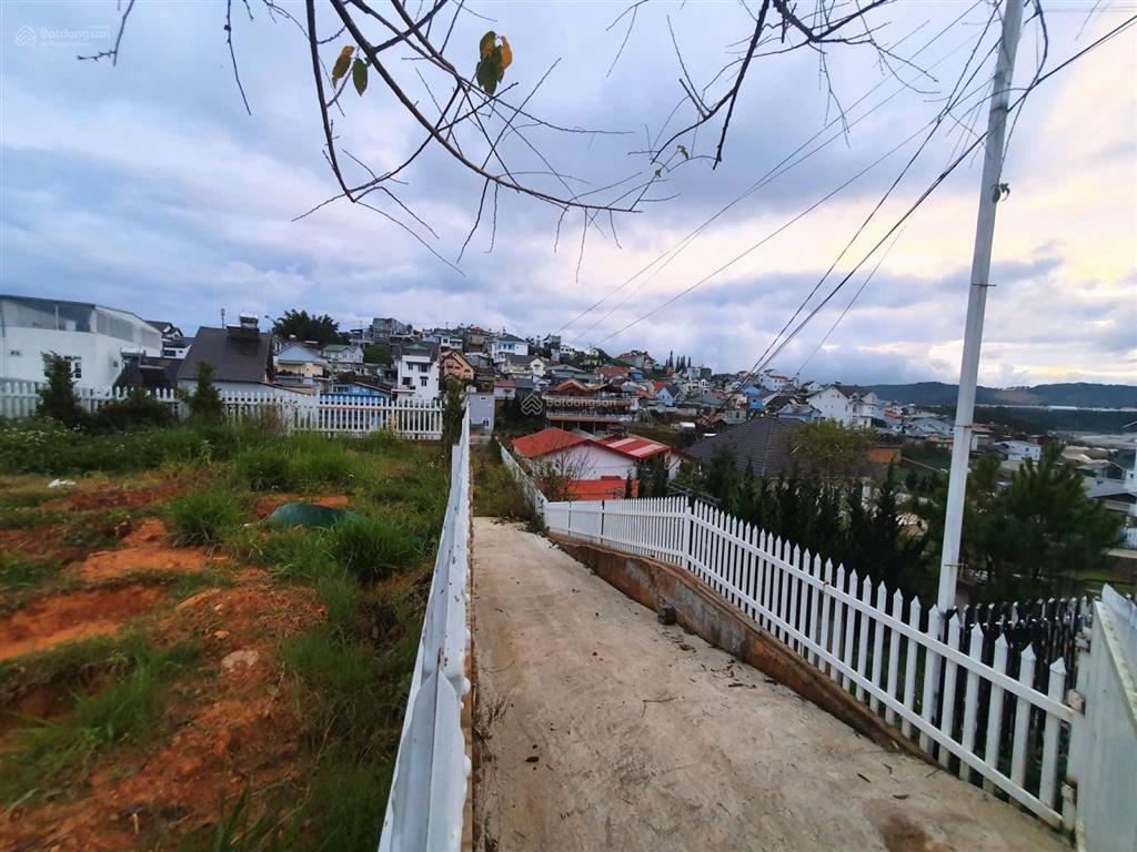 Đất 3 mặt tiền trung tâm 2312m², mt 20m gần hồ xuân hương chỉ 2km, đường nhựa 10m. giá 65 tỷ