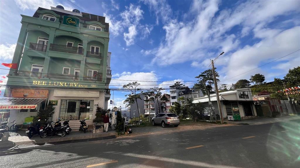 Khách sạn p.3  8 tầng  44 phòng view tp đà lạt dt 308.93m2  50tỷ  dòng tiền kinh doanh ngay