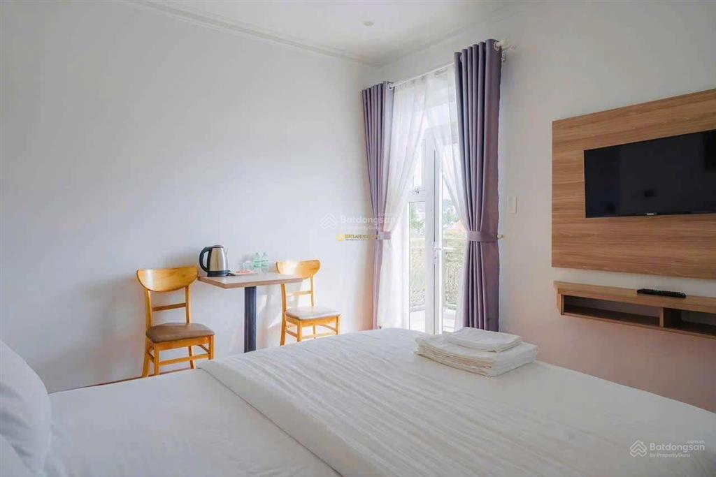 Khách sạn p.3  8 tầng  44 phòng view tp đà lạt dt 308.93m2  50tỷ  dòng tiền kinh doanh ngay