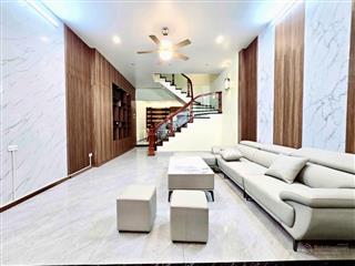 Ngô quyềnhà đông nhà 2 mặt ngõ trước sau  ngõ thông  ô tô qua nhà  view sân chơi